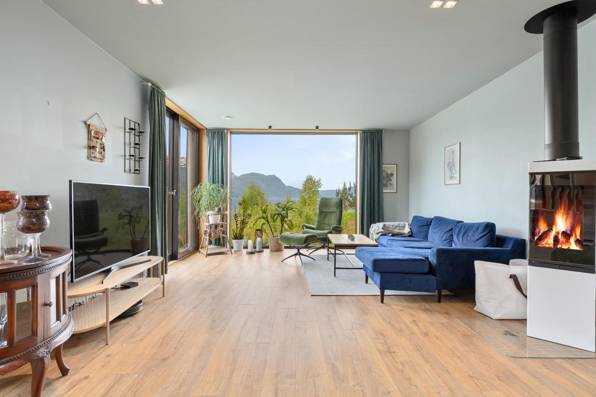 Modern House By The Fjord In Sandane, Nordfjord. Villa *